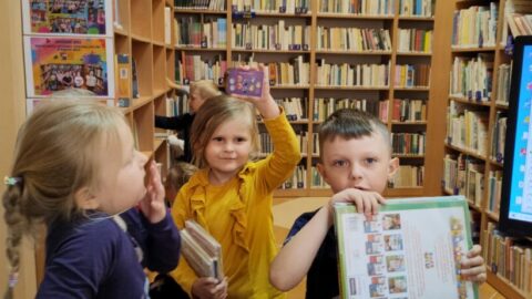 <strong>Wycieczka przedszkolaków do biblioteki oraz dyplom dla Małego Czytelnika w Filii Bibliotecznej w Piskach</strong>