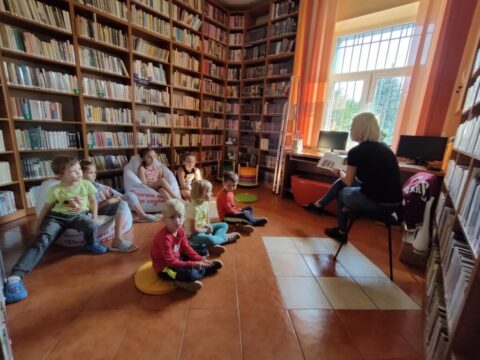 <strong>Sobotnie kreatywne spotkanie w Gminnej Bibliotece Publicznej w Czerwinie</strong>