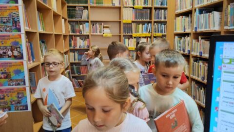 <strong>Sześciolatki odwiedziły bibliotekę w Piskach</strong>