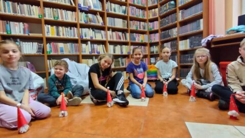 <strong>Mikołajkowe kreatywne spotkanie w Gminnej Bibliotece Publicznej w Czerwinie</strong>