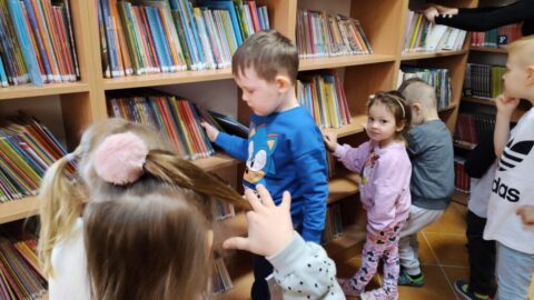 <strong>Odwiedziny przedszkolaków w bibliotece w Piskach</strong>
