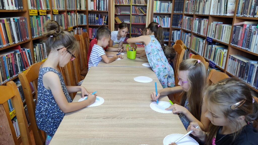 2222 Sobotnie kreatywne warsztaty w ramach projektu „Nasza biblioteka – przygoda na każdej stronie”