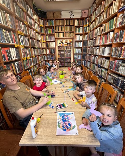 4-5 Sobotnie kreatywne warsztaty w ramach projektu „Nasza biblioteka – przygoda na każdej stronie”