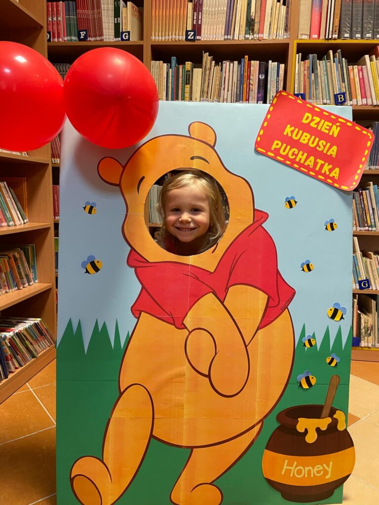Messenger_creation_6F3822F6-AA3A-4F61-A585-03D554ADEF74-768x1024 Dzień Kubusia Puchatka w bibliotece w Piskach