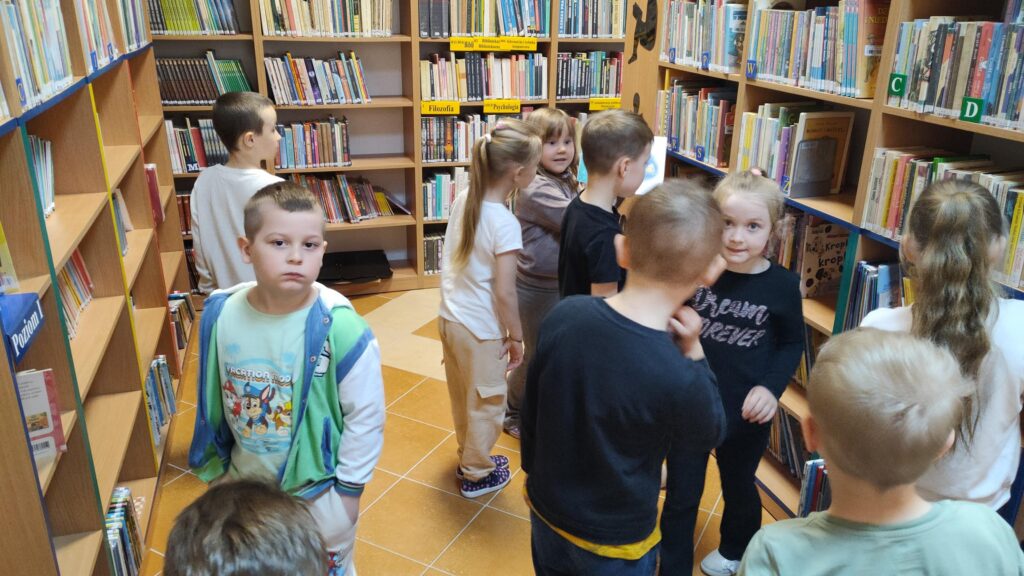IMG20250516111321-1024x576 Przedszkolaki w bibliotece w Piskach