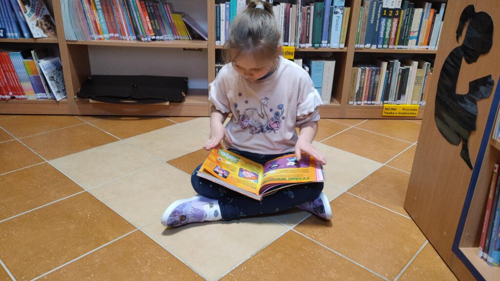 IMG20250516112757-1024x576 Przedszkolaki w bibliotece w Piskach