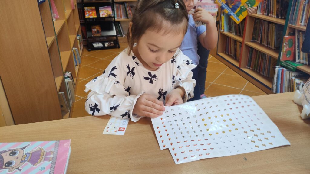 IMG20250917121323-1024x576 Przedszkolaki w bibliotece w Piskach