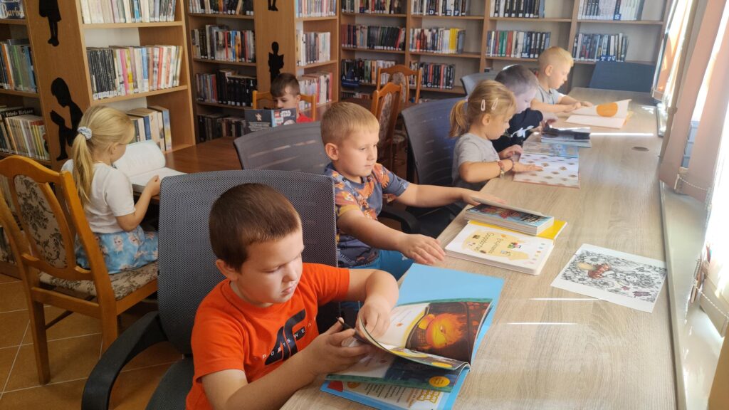 IMG20250924121832-1024x576 Przedszkolaki w bibliotece w Piskach
