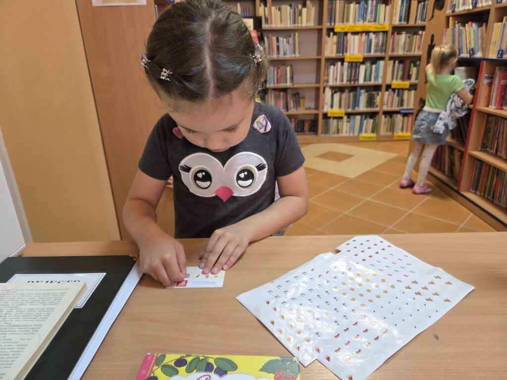 20251001_095332-1024x768 Przedszkolaki w bibliotece w Piskach