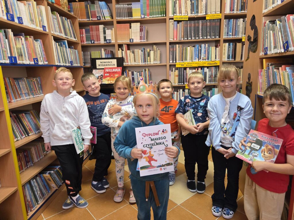 20251001_102906-1024x768 Przedszkolaki w bibliotece w Piskach