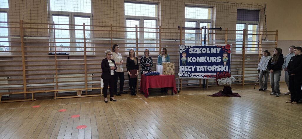 20251117_120151-1024x473 Szkolny Konkurs Recytatorski “Ojczyzna w dziecięcych sercach”