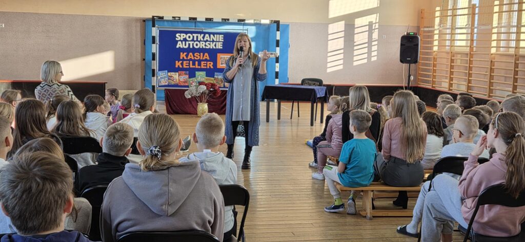 20251124_091712-1024x473 Spotkanie autorskie z Kasią Keller w Piskach