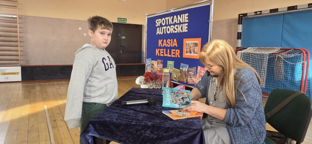 20251124_101237-1024x473 Spotkanie autorskie z Kasią Keller w Piskach
