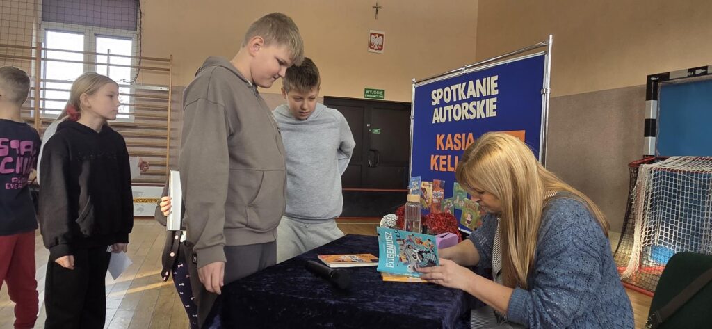 20251124_101631-1024x473 Spotkanie autorskie z Kasią Keller w Piskach