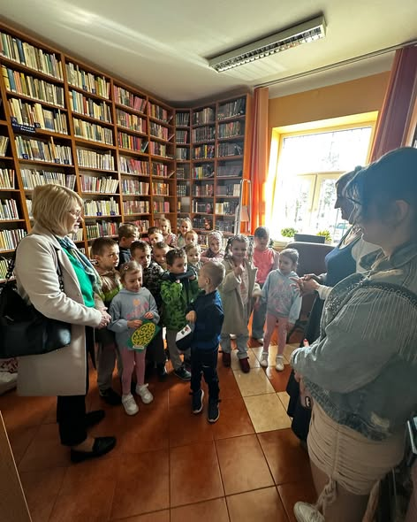 image-19 Przedszkolaki z wielkanocnymi życzeniami w naszej bibliotece