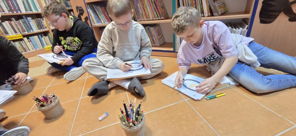 20251120_130837-1024x473 Projekt „Supermoce Pinka” w bibliotece w Piskach!