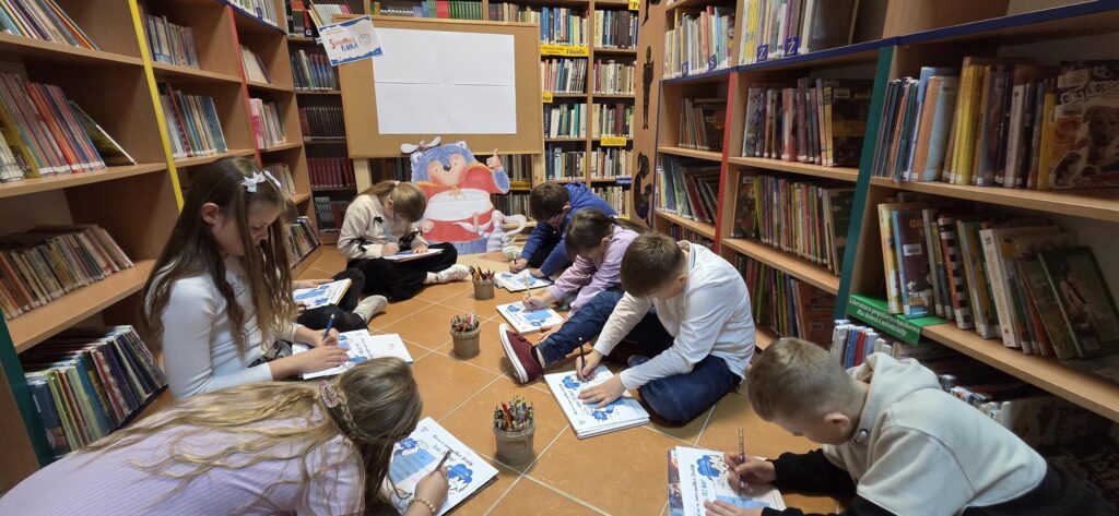 20251127_125548-1024x473 Projekt „Supermoce Pinka” w bibliotece w Piskach!