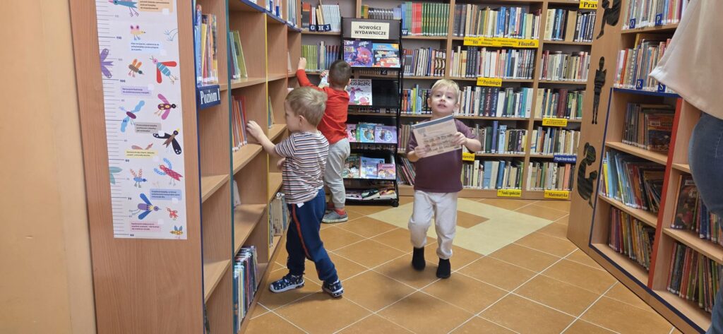 20260113_113043-1024x473 Przedszkolaki w bibliotece w Piskach
