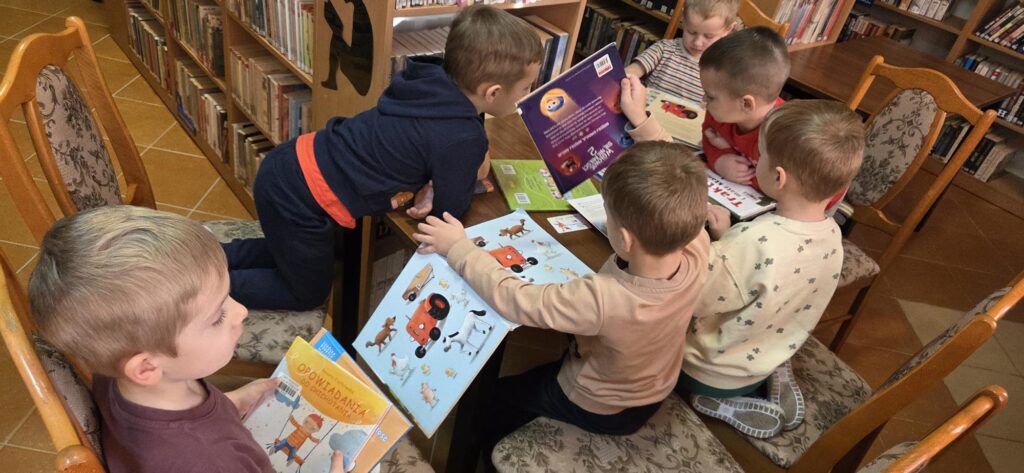 20260113_114223-1024x473 Przedszkolaki w bibliotece w Piskach