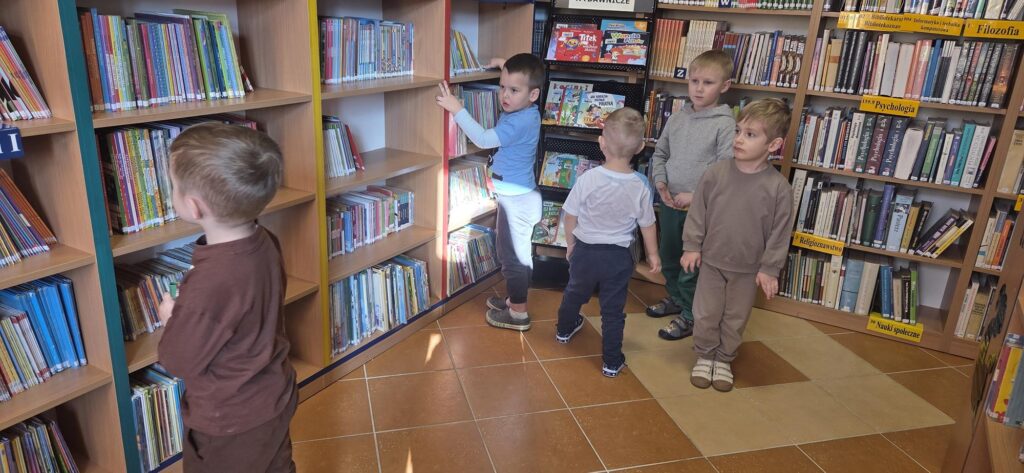 20260203_112755-1024x473 Przedszkolaki w bibliotece w Piskach