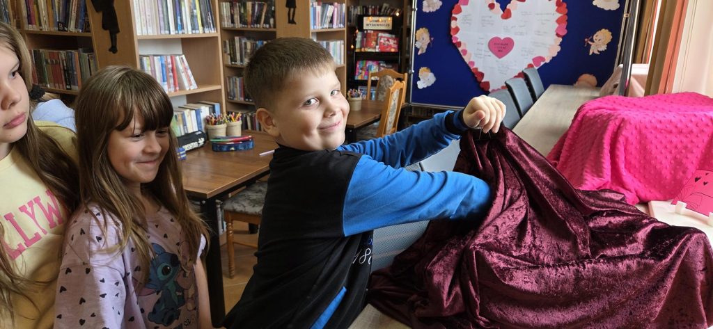 20260212_131345-1024x473 ,,Zakochaj się w książce!”- romantyczny tydzień w bibliotece w Piskach