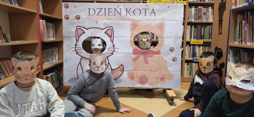 20260217_092703-1024x473 Bibliotekę w Piskach opanowały koty!!!