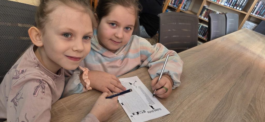 20260219_094457-1024x473 Bibliotekę w Piskach opanowały koty!!!