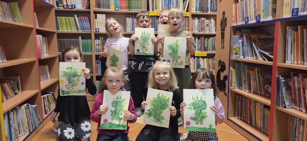 20260225_115647-1024x473 Niezwykłe obchody Dnia Dinozaura w bibliotece w Piskach