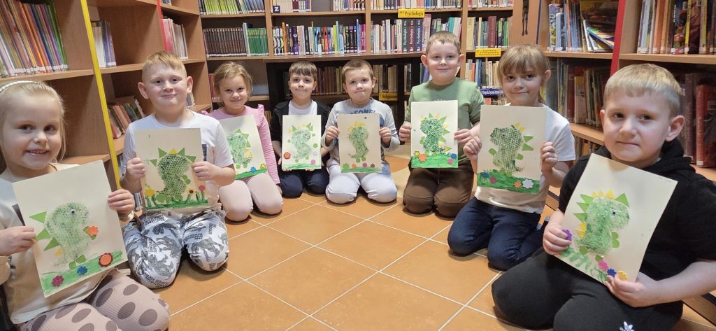 20260225_125419-1024x473 Niezwykłe obchody Dnia Dinozaura w bibliotece w Piskach