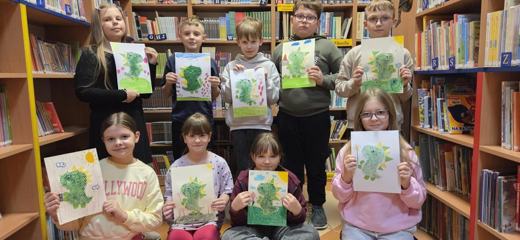 20260226_1315130-1024x473 Niezwykłe obchody Dnia Dinozaura w bibliotece w Piskach