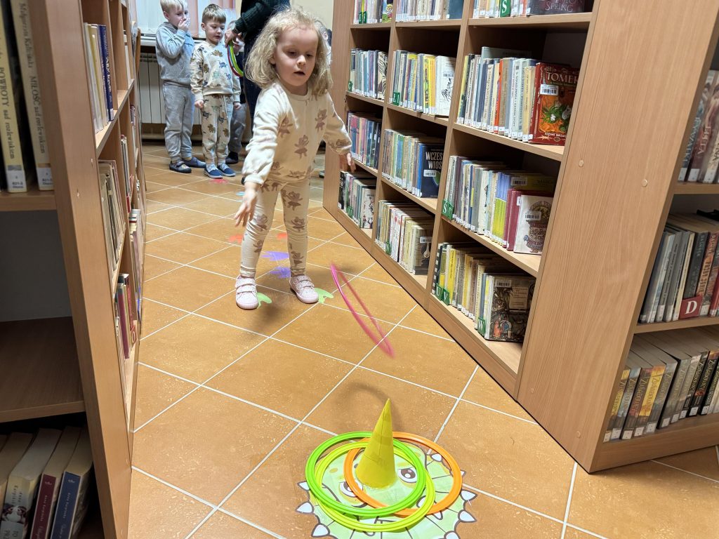 IMG_8308-1024x768 Niezwykłe obchody Dnia Dinozaura w bibliotece w Piskach