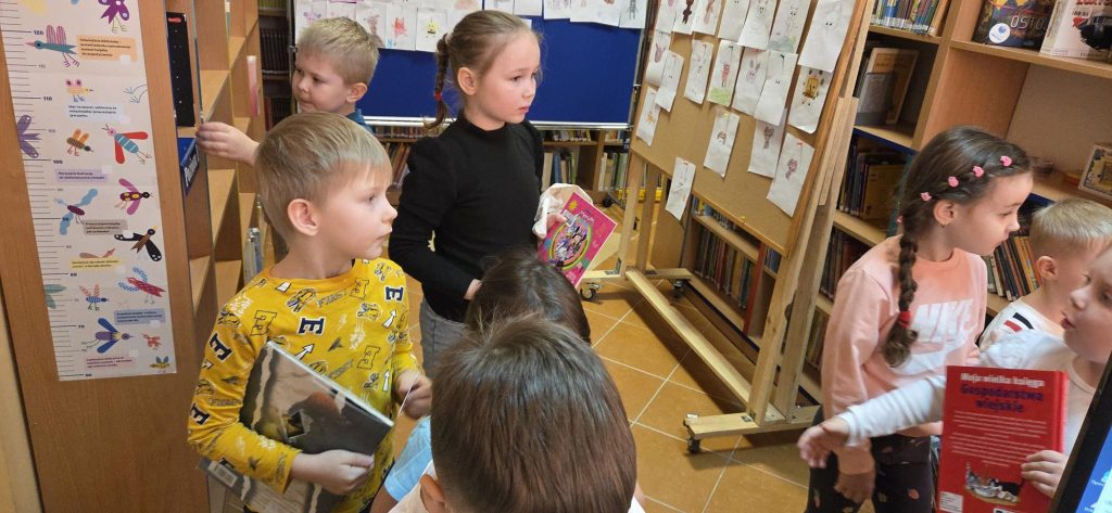 20260304_095916-1024x473 Wielkie przygody małych czytelników w Piskach!