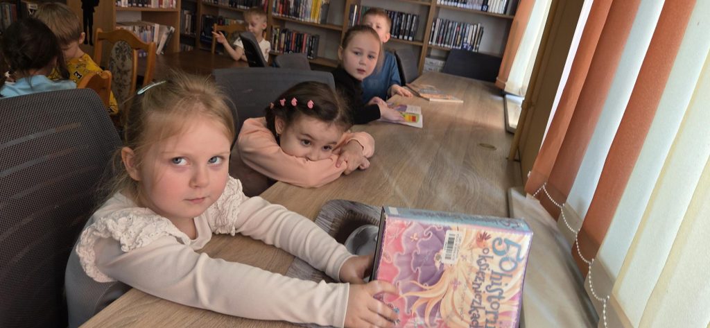 20260304_100612-1024x473 Wielkie przygody małych czytelników w Piskach!