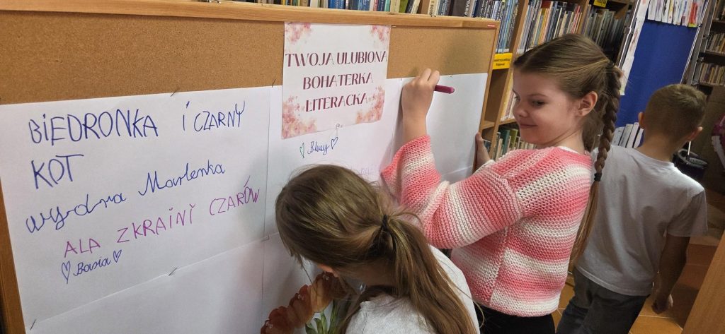 20260309_104700-1024x473 Dzień Kobiet w Bibliotece w Piskach!