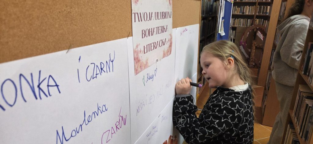 20260309_124349-1024x473 Dzień Kobiet w Bibliotece w Piskach!