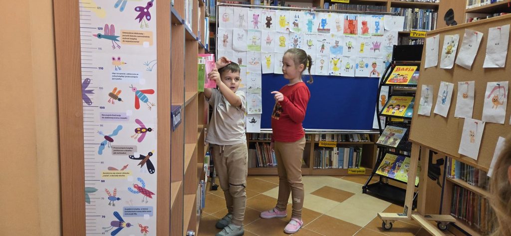 20260311_100024-1024x473 Wielkie przygody małych czytelników w Piskach!