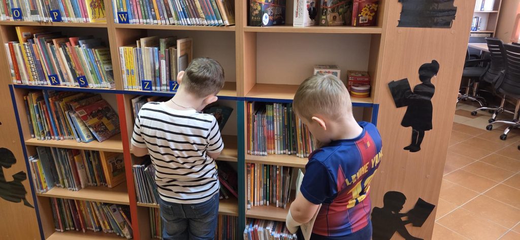 20260311_102712-1024x473 Wielkie przygody małych czytelników w Piskach!